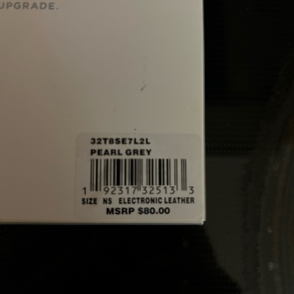 Michael Kors iPhone 7 or 8 Electronic Leather Folio & Wrist Strap phone case. - Picture 7 of 8